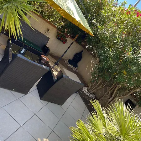 Marie Belle, Entre Mer, Etang Et Abricotier *